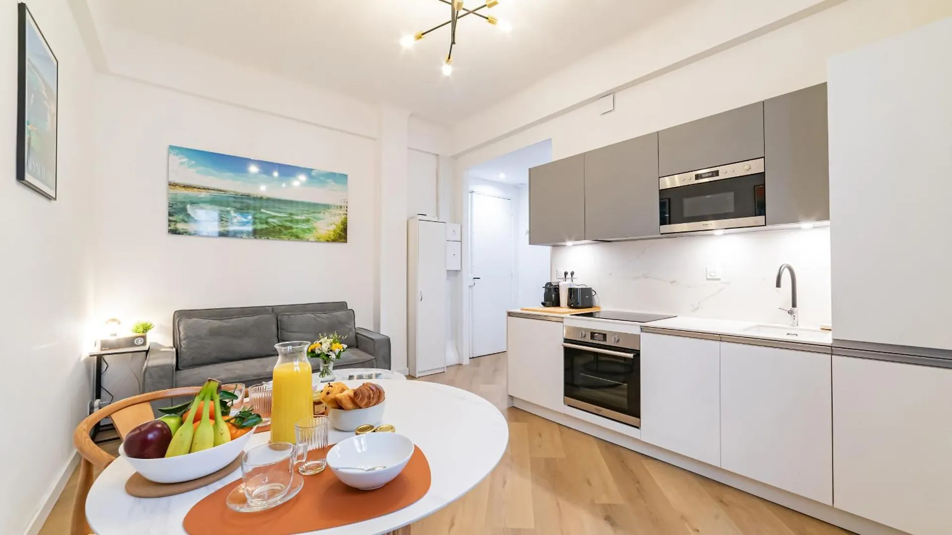 B G Cocon Meyerbeer - Grimaldi Promenade Des Angla Apartment Nice 0*,  France